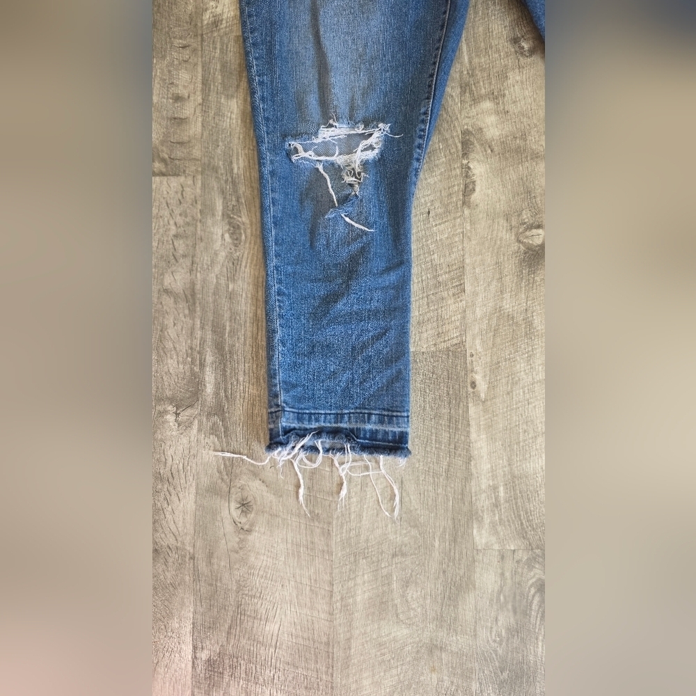 Levi's Blue Distressed Women Boyfriend Jeans - Picture 4 of 6